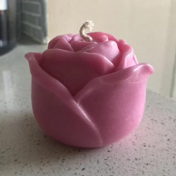 HOMEMADE ROSE CANDLE - Picture 3 of 3